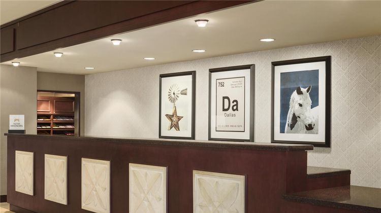DoubleTree by Hilton DFW Airport North Lobby