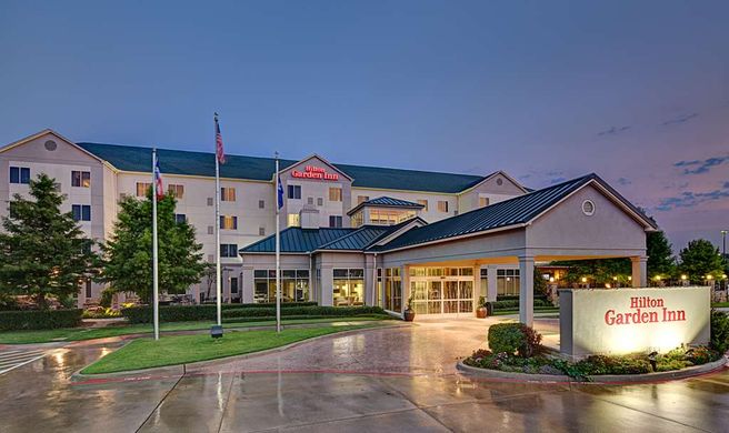 Hilton Garden Inn DFW Airport South Exterior