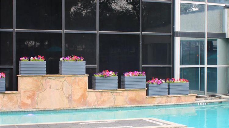 Hilton Dallas Lincoln Centre Galleria Pool