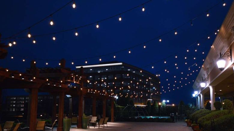 <b>Hilton Dallas/Southlake Town Square Exterior</b>. Images powered by <a href="https://iceportal.shijigroup.com/" title="IcePortal" target="_blank">IcePortal</a>.