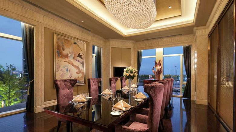 <b>Conrad Dalian Restaurant</b>. Images powered by <a href="https://iceportal.shijigroup.com/" title="IcePortal" target="_blank">IcePortal</a>.