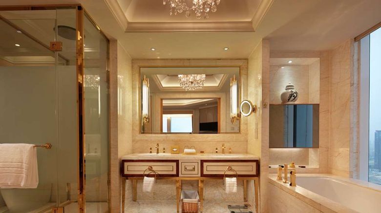 <b>Conrad Dalian Room</b>. Images powered by <a href="https://iceportal.shijigroup.com/" title="IcePortal" target="_blank">IcePortal</a>.