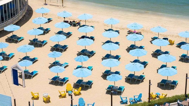 <b>Hilton Doha Beach</b>. Images powered by <a href="https://iceportal.shijigroup.com/" title="IcePortal" target="_blank">IcePortal</a>.