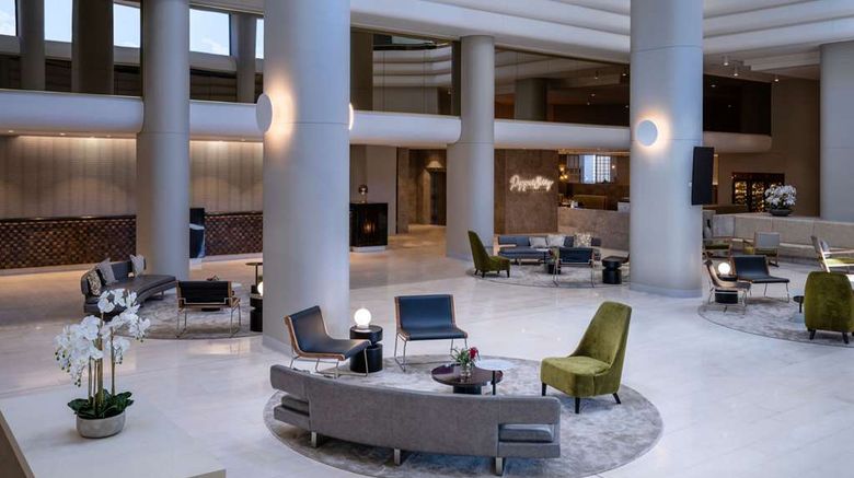 <b>Hilton Darwin Lobby</b>. Images powered by <a href="https://iceportal.shijigroup.com/" title="IcePortal" target="_blank">IcePortal</a>.
