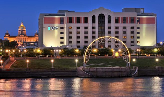 Embassy Suites Des Moines Downtown Exterior