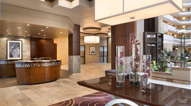Embassy Suites Des Moines Downtown Lobby