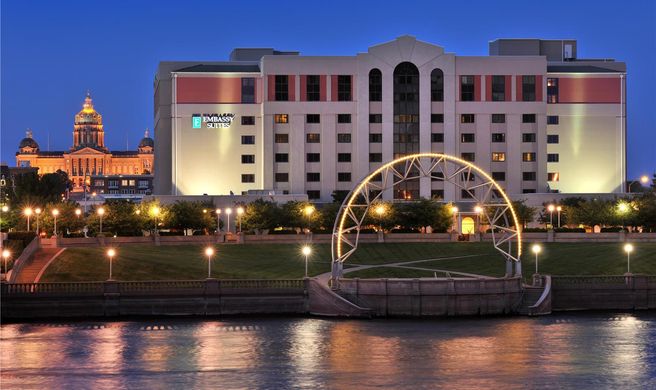 Embassy Suites Des Moines Downtown Exterior