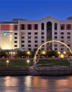Embassy Suites Des Moines Downtown