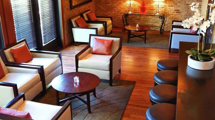 Hilton Garden Inn Des Moines Airport Lobby
