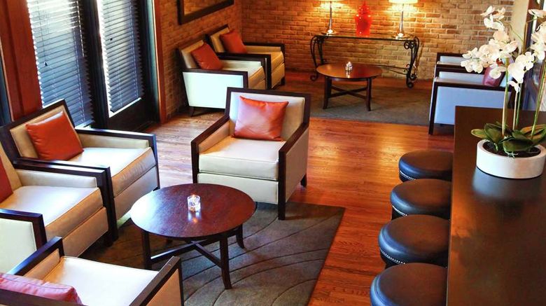 <b>Hilton Garden Inn Des Moines Airport Lobby</b>. Images powered by <a href="https://iceportal.shijigroup.com/" title="IcePortal" target="_blank">IcePortal</a>.