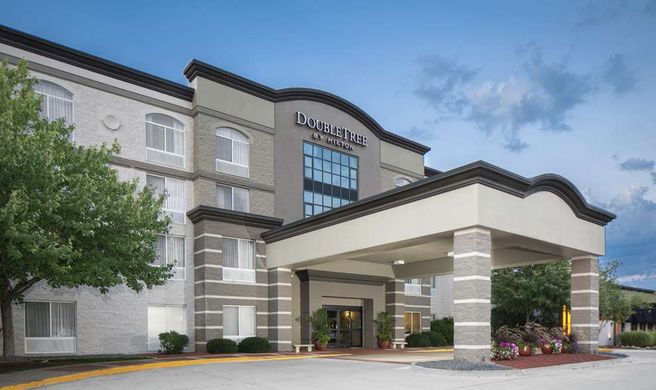 Hilton Garden Inn Des Moines Airport Exterior