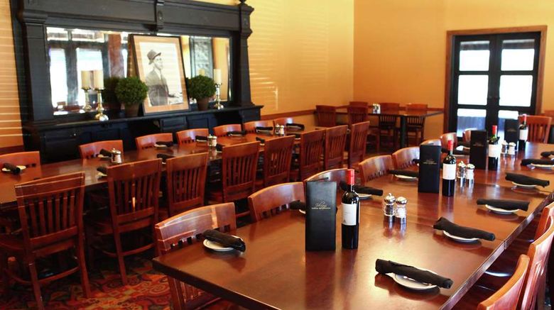 <b>Hilton Garden Inn Des Moines Airport Restaurant</b>. Images powered by <a href="https://iceportal.shijigroup.com/" title="IcePortal" target="_blank">IcePortal</a>.