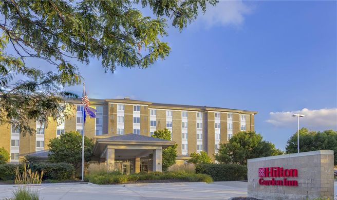 Hilton Garden Inn Urbandale Exterior