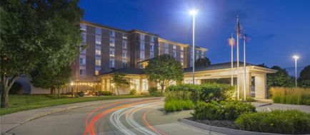 Hilton Garden Inn Urbandale Exterior