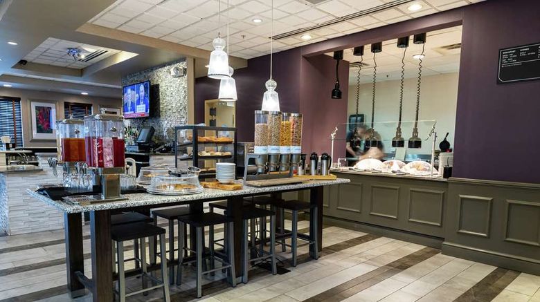 <b>Hilton Garden Inn West Des Moines Restaurant</b>. Images powered by <a href="https://iceportal.shijigroup.com/" title="IcePortal" target="_blank">IcePortal</a>.