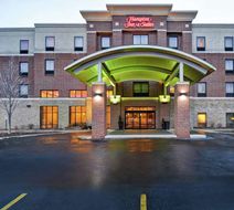 Hampton Inn & Suites Detroit/Canton Exterior