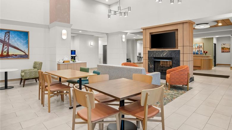 <b>Hampton Inn & Suites Detroit/Canton Restaurant</b>. Images powered by <a href="https://iceportal.shijigroup.com/" title="IcePortal" target="_blank">IcePortal</a>.