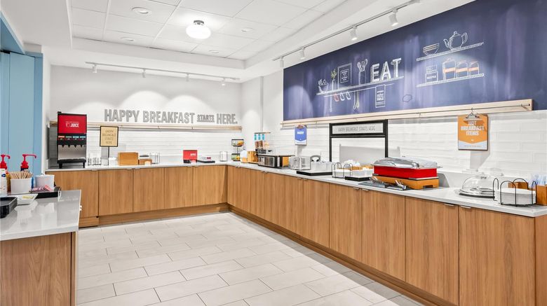 <b>Hampton Inn & Suites Detroit/Canton Restaurant</b>. Images powered by <a href="https://iceportal.shijigroup.com/" title="IcePortal" target="_blank">IcePortal</a>.
