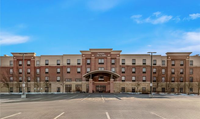 Hampton Inn & Suites Detroit/Canton Exterior