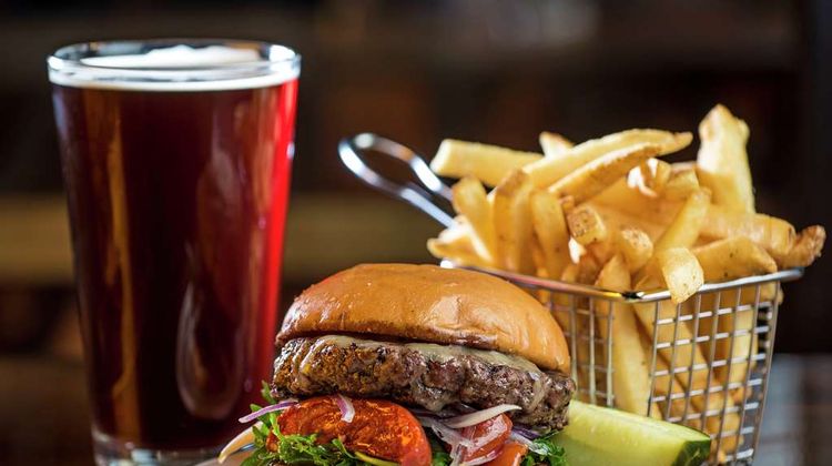 Doubletree Suites by Hilton Detroit Down Restaurant