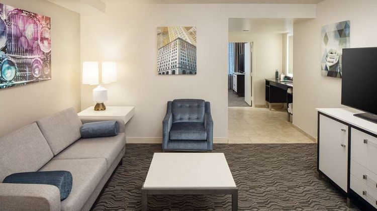 Doubletree Suites by Hilton Detroit Down Room