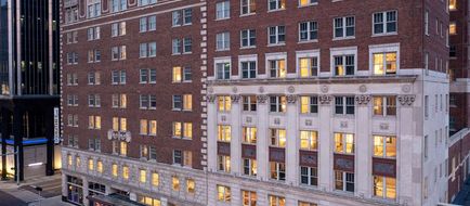 Doubletree Suites by Hilton Detroit Down Exterior