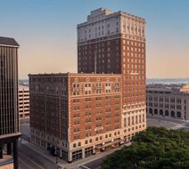 Doubletree Suites by Hilton Detroit Down Exterior