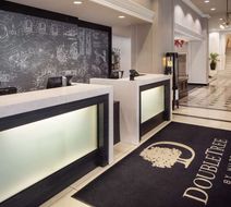 Doubletree Suites by Hilton Detroit Down Lobby