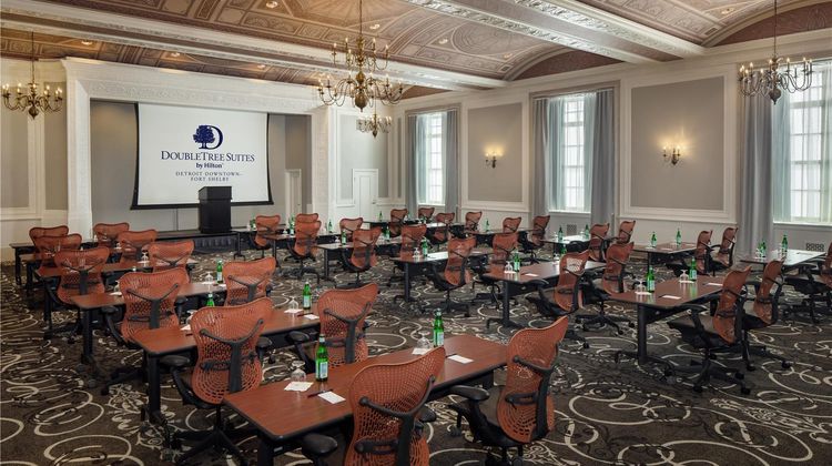 Doubletree Suites by Hilton Detroit Down Meeting