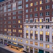 Doubletree Suites by Hilton Detroit Down