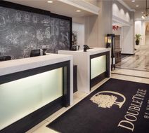 Doubletree Suites by Hilton Detroit Down Lobby
