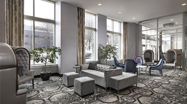 Doubletree Suites by Hilton Detroit Down Lobby