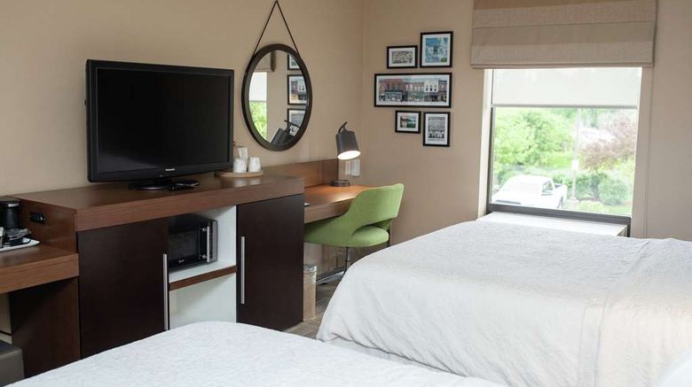 <b>Hampton Inn Detroit Novi Room</b>. Images powered by <a href="https://iceportal.shijigroup.com/" title="IcePortal" target="_blank">IcePortal</a>.