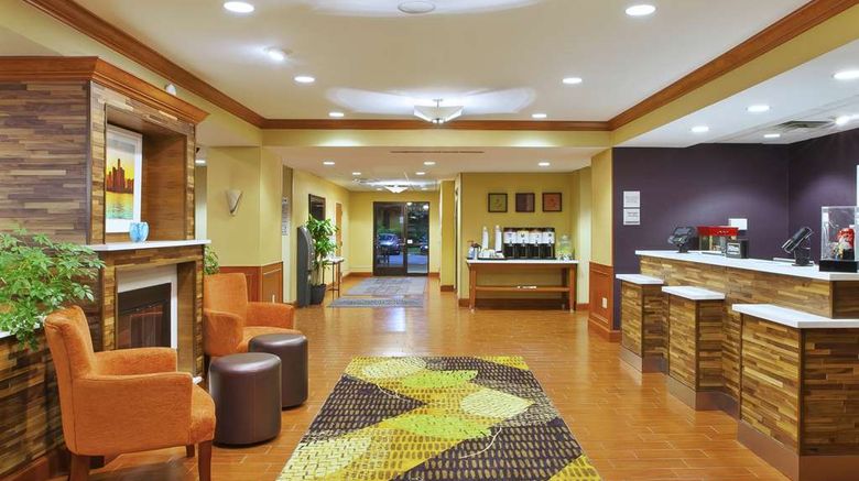 <b>Hampton Inn Detroit Novi Lobby</b>. Images powered by <a href="https://iceportal.shijigroup.com/" title="IcePortal" target="_blank">IcePortal</a>.