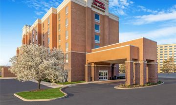 Hampton Inn & Suites Detroit-Airport/Rom