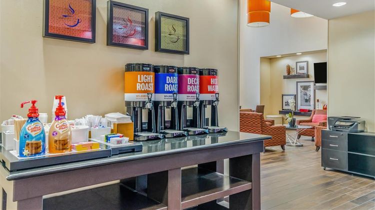 Hampton Inn & Suites Detroit-Airport/Rom Restaurant