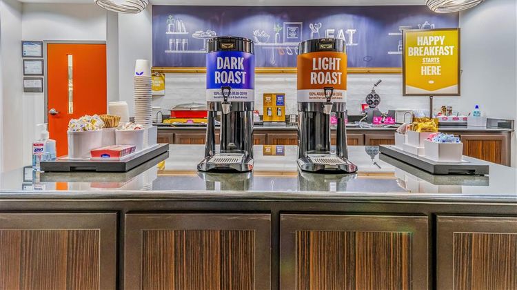 Hampton Inn & Suites Detroit-Airport/Rom Restaurant