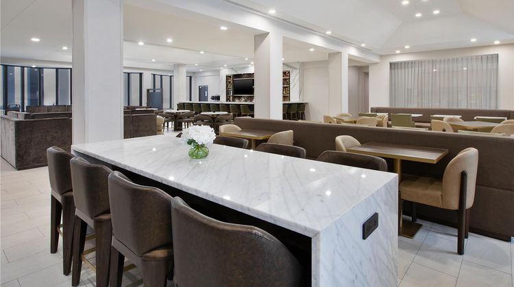 DoubleTree by Hilton Detroit Novi Lobby