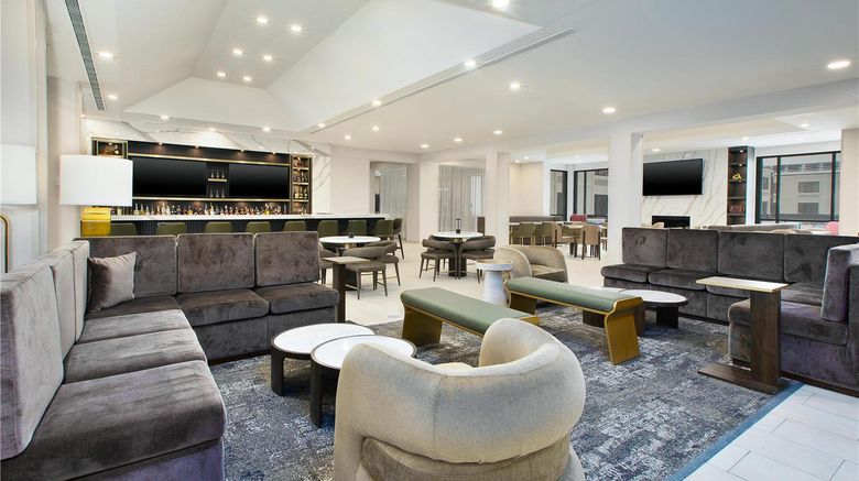 <b>DoubleTree by Hilton Detroit Novi Lobby</b>. Images powered by <a href="https://iceportal.shijigroup.com/" title="IcePortal" target="_blank">IcePortal</a>.