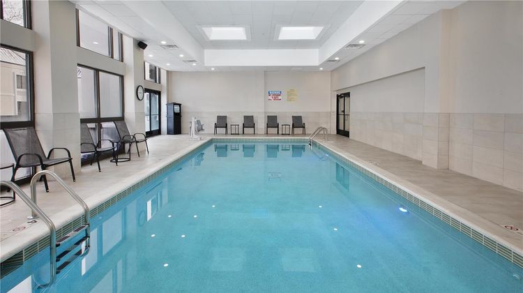 DoubleTree by Hilton Detroit Novi Pool