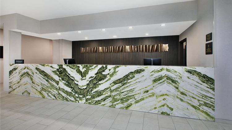 DoubleTree by Hilton Detroit Novi Lobby