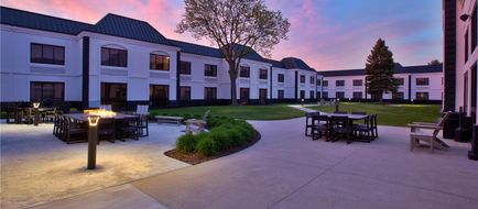 DoubleTree by Hilton Detroit Novi Exterior