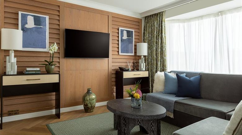<b>Conrad Dublin Room</b>. Images powered by <a href="https://iceportal.shijigroup.com/" title="IcePortal" target="_blank">IcePortal</a>.