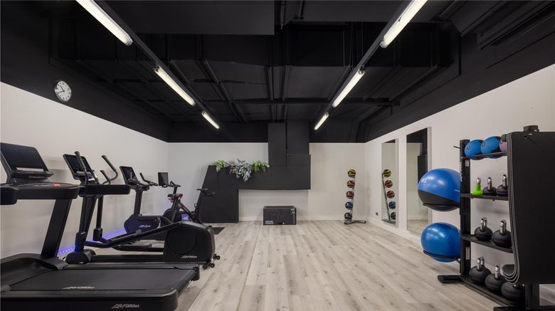 <b>Hilton Duesseldorf Health</b>. Images powered by <a href="https://iceportal.shijigroup.com/" title="IcePortal" target="_blank">IcePortal</a>.