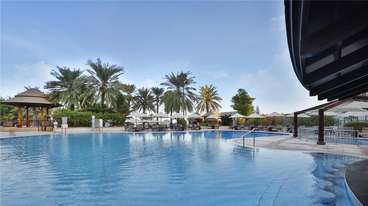 Hilton Dubai Jumeirah Pool