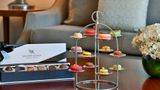 <b>Waldorf Astoria Dubai Palm Jumeirah Restaurant</b>. Images powered by <a href="https://iceportal.shijigroup.com/" title="IcePortal" target="_blank">IcePortal</a>.