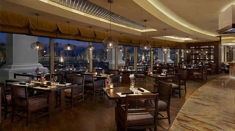 Waldorf Astoria Dubai Palm Jumeirah Restaurant