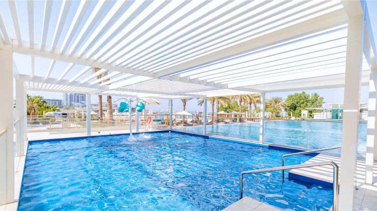 DoubleTree by Hilton - Jumeirah Beach Pool