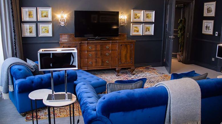 <b>The Caledonian Edinburgh Room</b>. Images powered by <a href="https://iceportal.shijigroup.com/" title="IcePortal" target="_blank">IcePortal</a>.