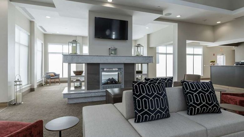 Hilton Garden Inn Elkhart Lobby. Images powered by <a href="https://iceportal.shijigroup.com" target="_blank" rel="noopener">Ice Portal</a>.